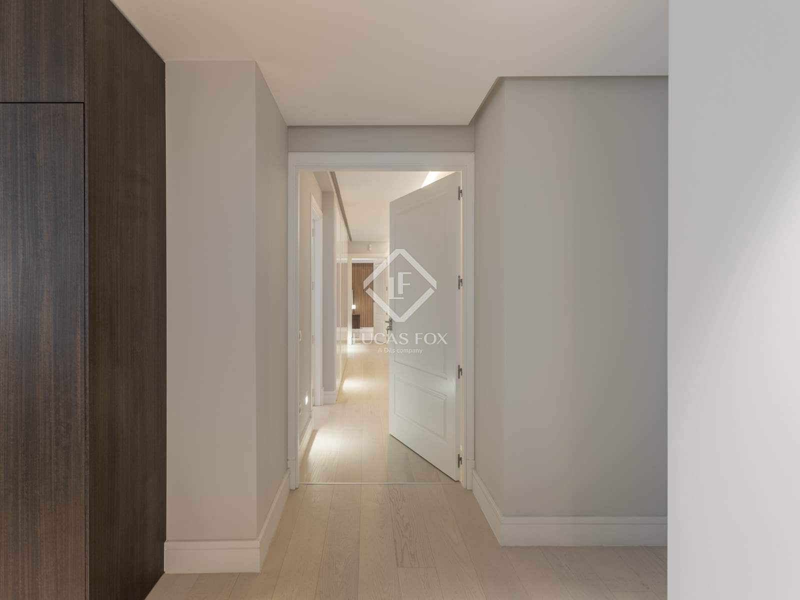 4 bedroom Penthouse for sale in Madrid city with pool garage - € 10,800,000 (Ref: 9295923)