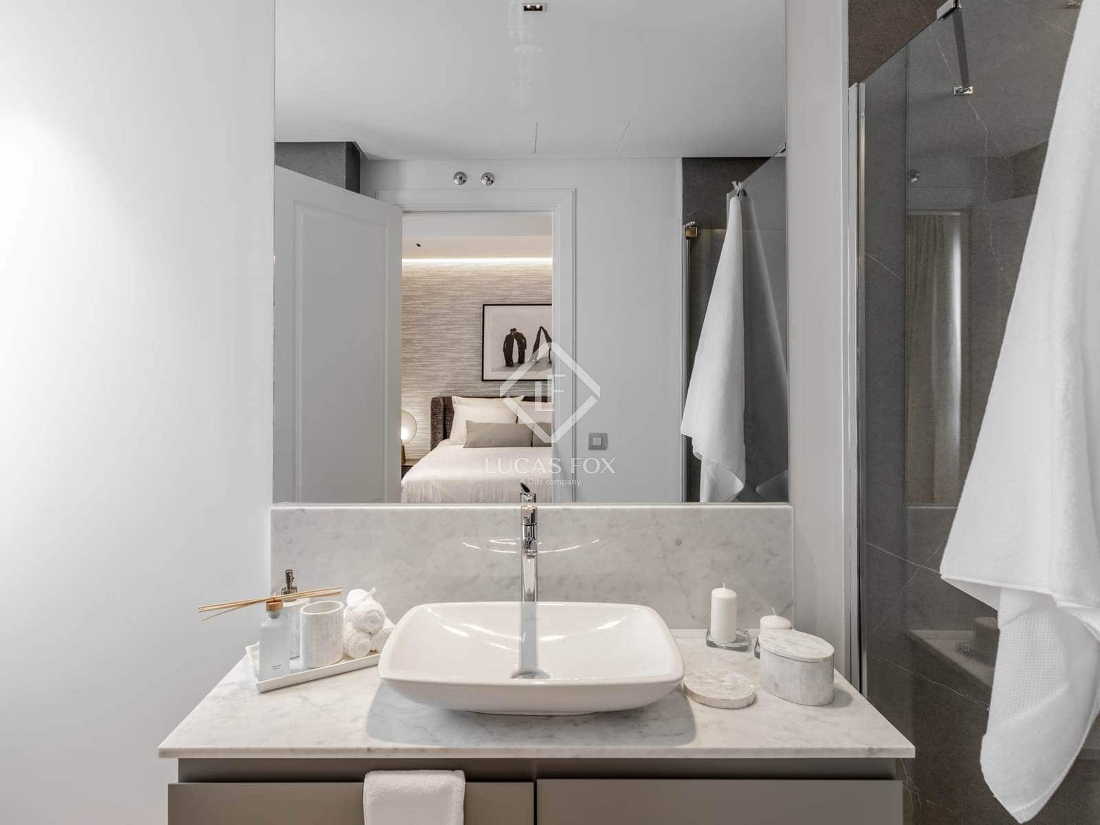 4 bedroom Penthouse for sale in Madrid city with pool garage - € 10,800,000 (Ref: 9295923)