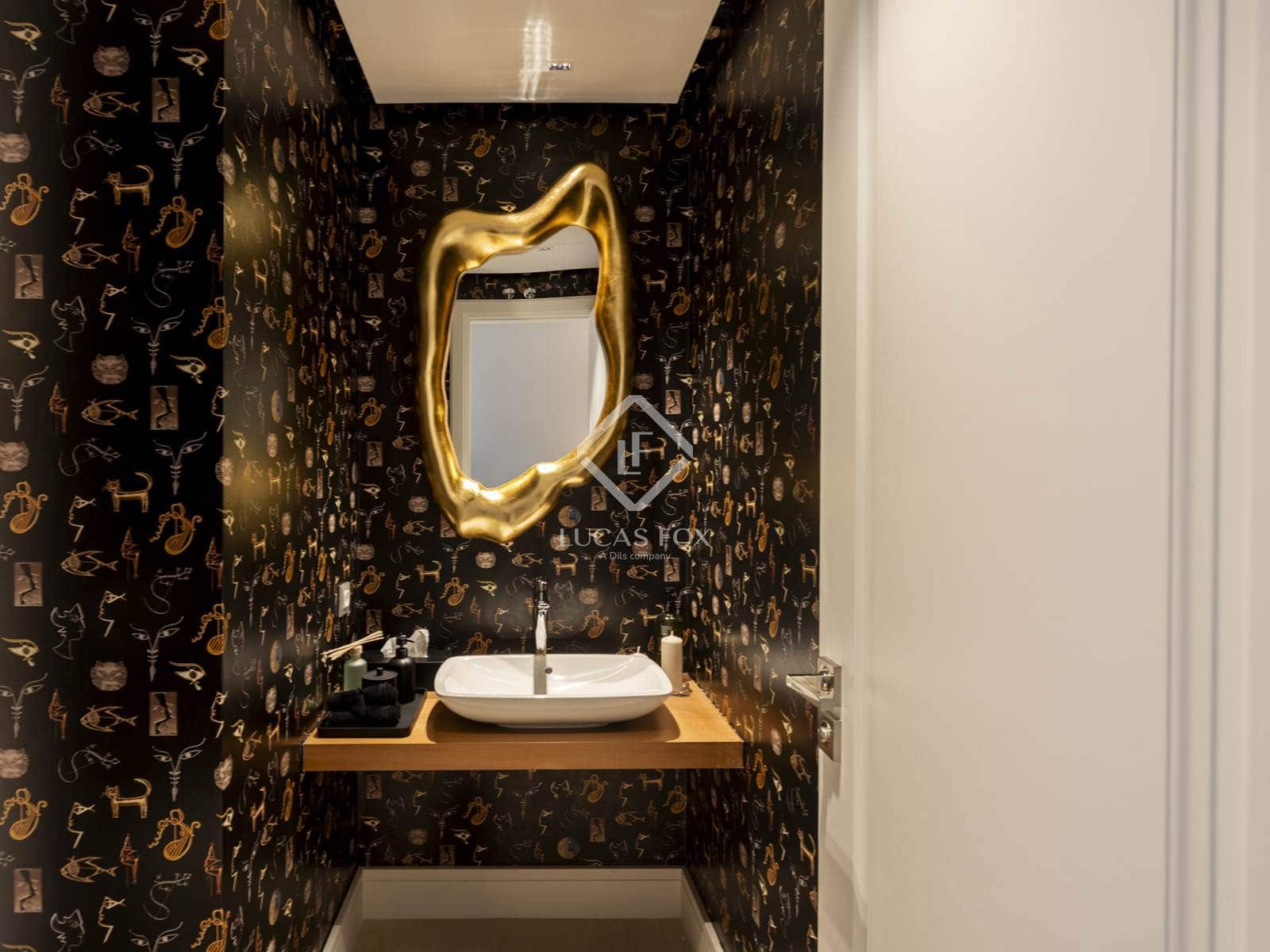 4 bedroom Penthouse for sale in Madrid city with pool garage - € 10,800,000 (Ref: 9295923)