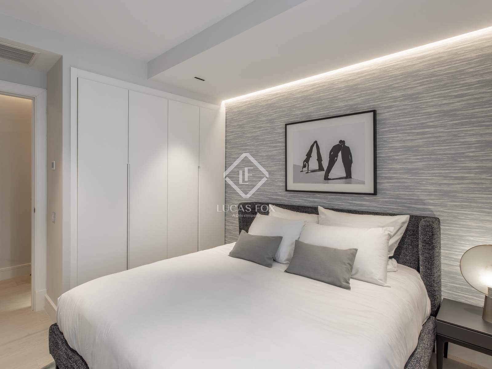 4 bedroom Penthouse for sale in Madrid city with pool garage - € 10,800,000 (Ref: 9295923)