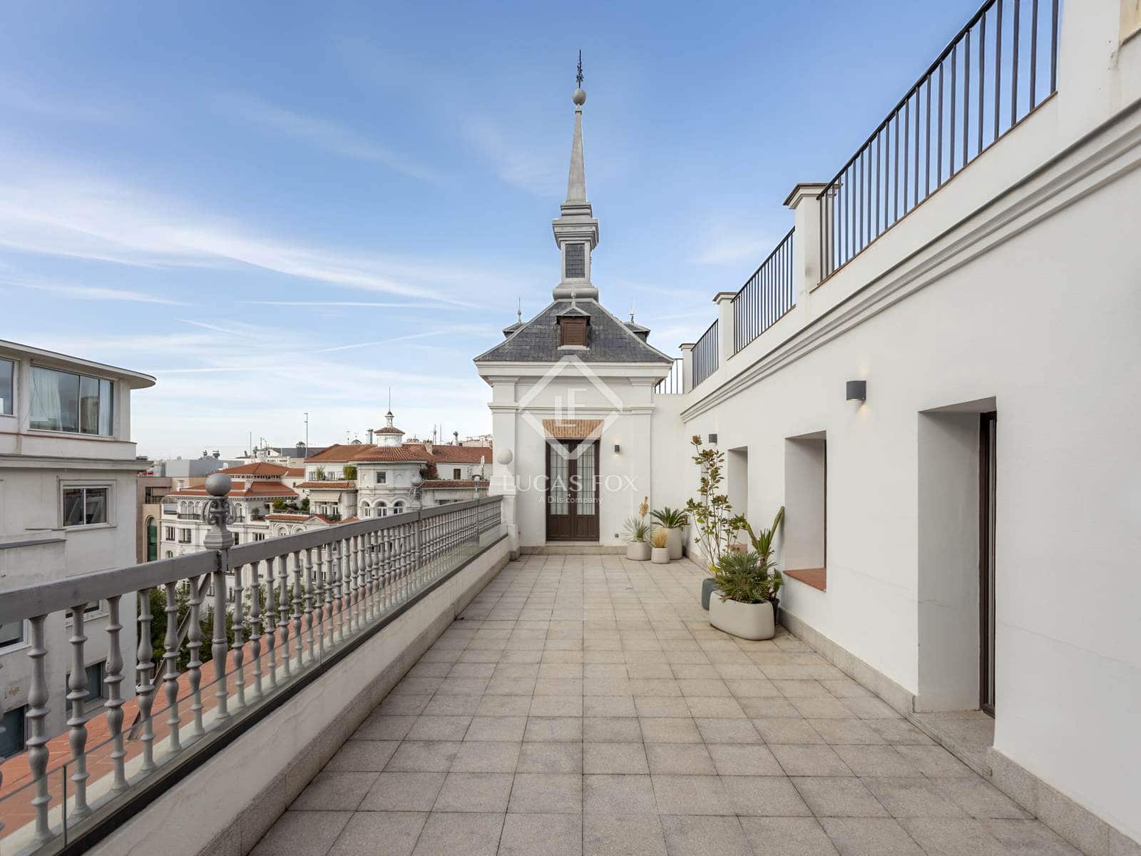 4 bedroom Penthouse for sale in Madrid city with pool garage - € 10,800,000 (Ref: 9295923)