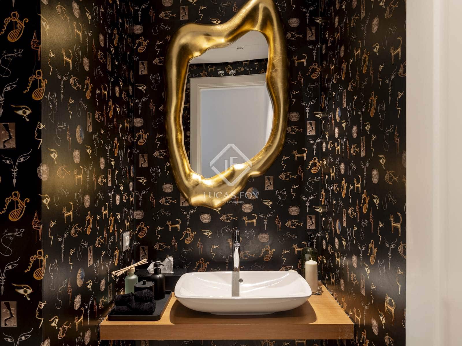 4 bedroom Penthouse for sale in Madrid city with pool garage - € 10,800,000 (Ref: 9295923)