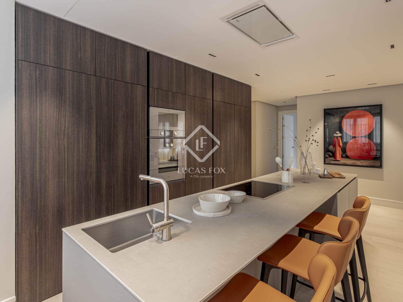 4 bedroom Penthouse for sale in Madrid city with pool garage - € 10,800,000 (Ref: 9295923)