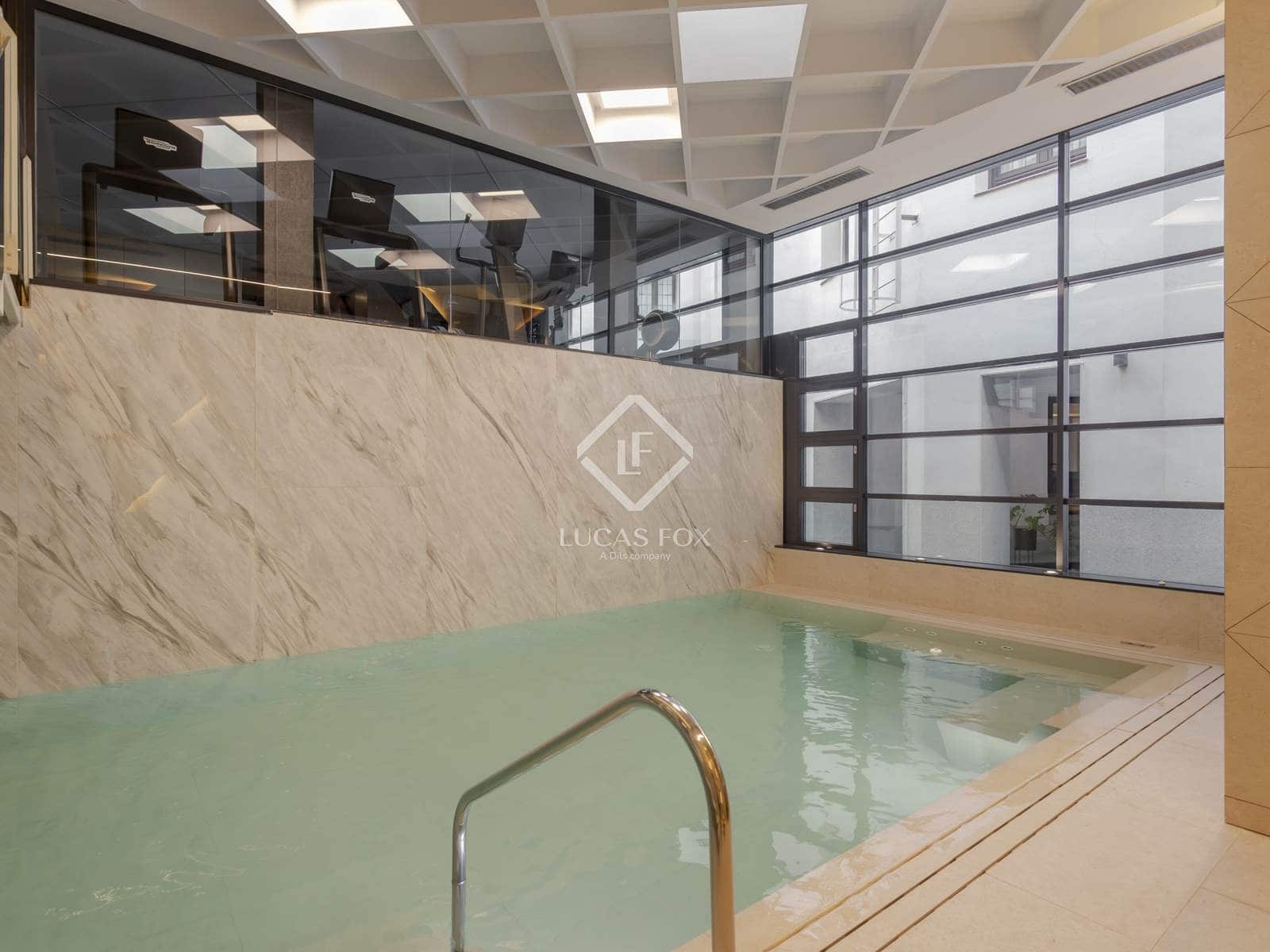 4 bedroom Penthouse for sale in Madrid city with pool garage - € 10,800,000 (Ref: 9295923)