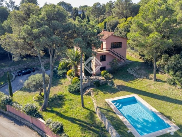 Chalet de 4 habitaciones en Begur en venta con garaje - 1.000.000 € (Ref: 9296233)