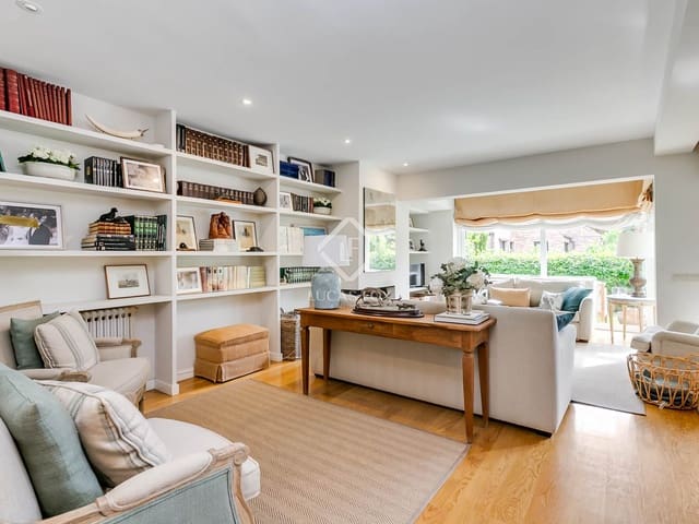 5 Zimmer Villa zu verkaufen in Madrid Stadt mit Pool - 1.780.000 € (Ref: 9297096)