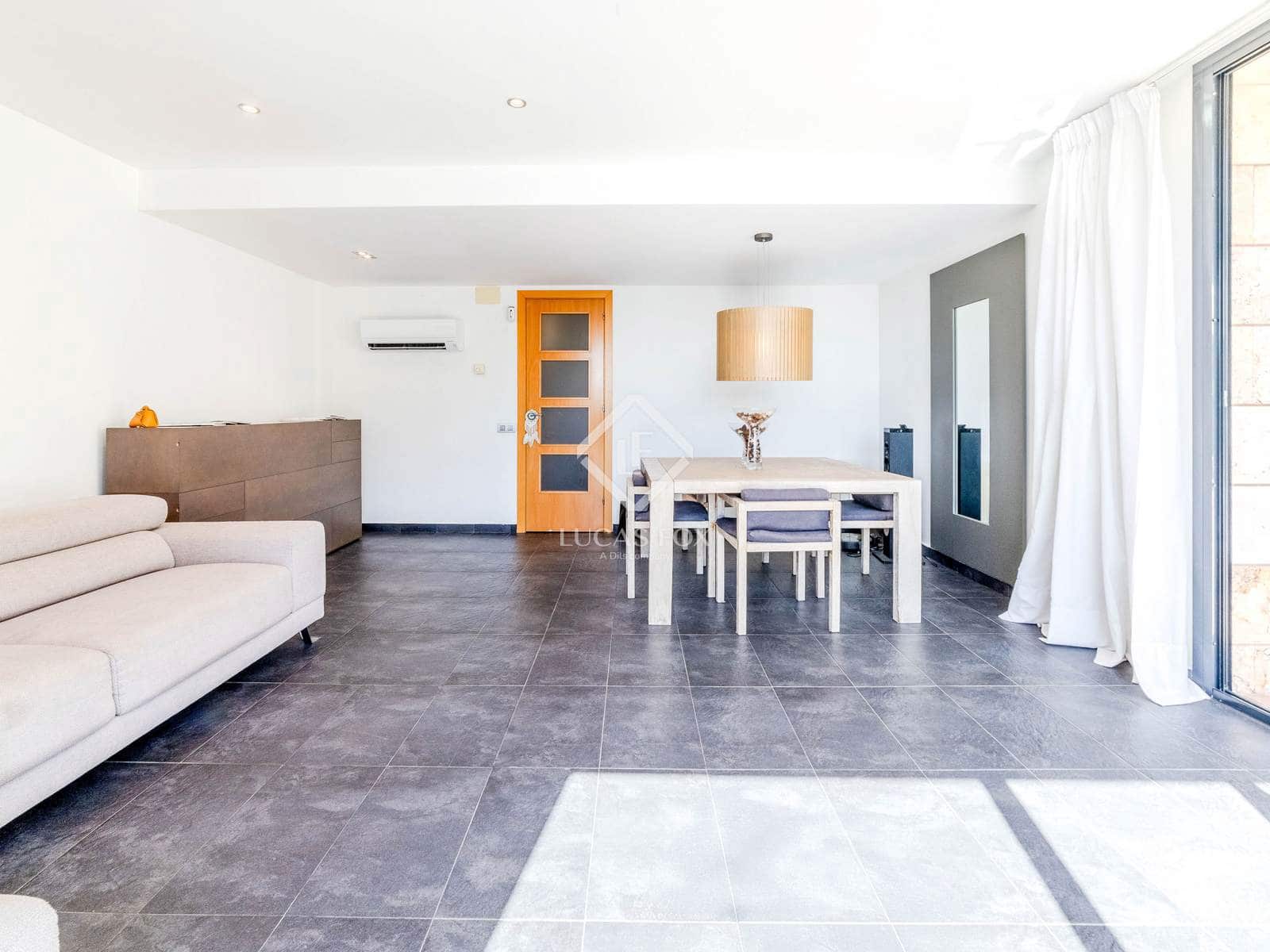 4 soveværelse Villa til salg i Sitges med swimmingpool garage - € 1.150.000 (Ref: 9297748)