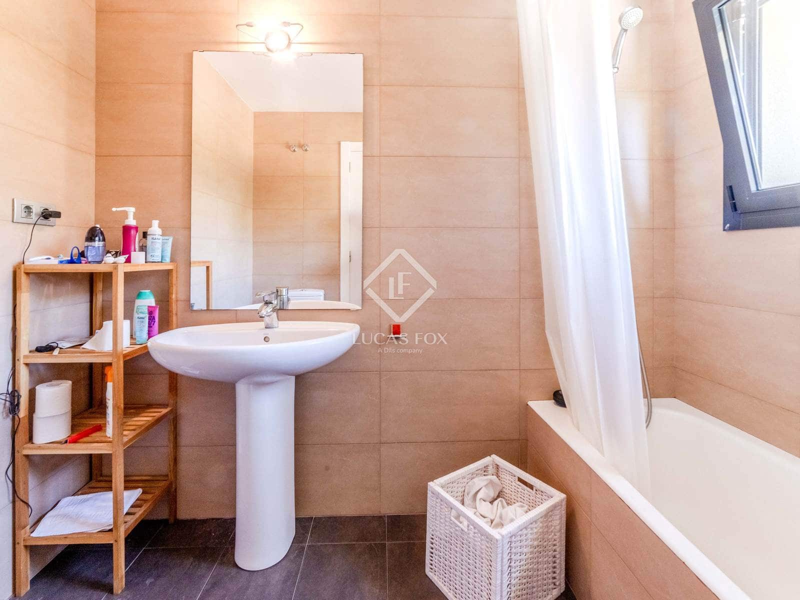 4 soveværelse Villa til salg i Sitges med swimmingpool garage - € 1.150.000 (Ref: 9297748)