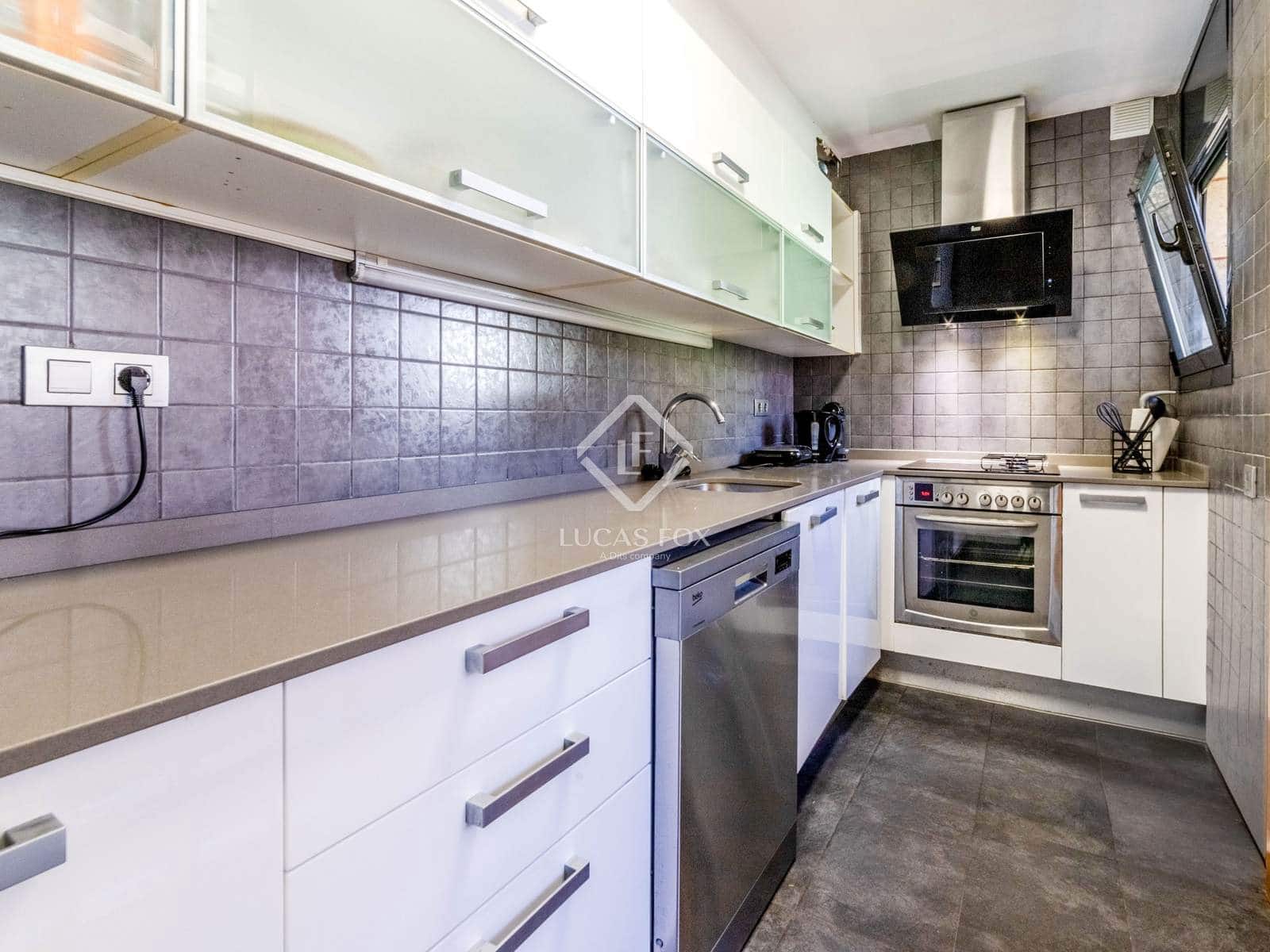 4 soveværelse Villa til salg i Sitges med swimmingpool garage - € 1.150.000 (Ref: 9297748)