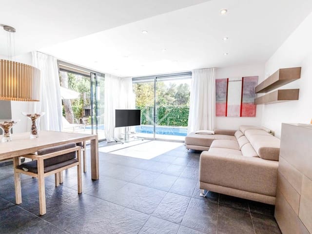 4 bedroom Villa for sale in Sitges with pool garage - € 1,150,000 (Ref: 9297748)