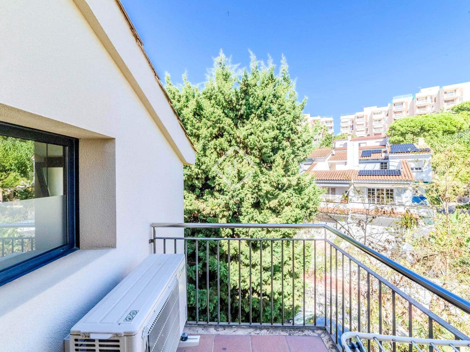 4 soveværelse Villa til salg i Sitges med swimmingpool garage - € 1.150.000 (Ref: 9297748)
