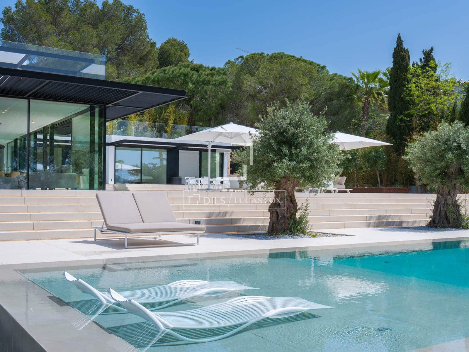 4 bedroom Villa for sale in Ibiza / Eivissa town with pool garage - € 5,600,000 (Ref: 9297855)