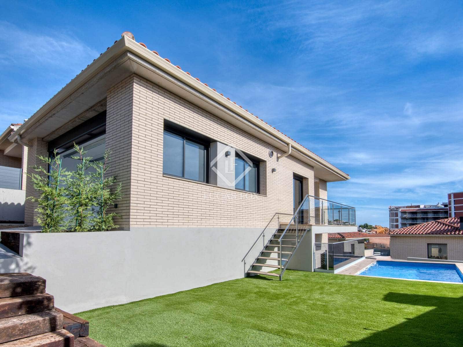 3 chambre Villa/Maison à vendre à S'Agaro avec piscine garage - 1 525 000 € (Ref: 9297856)