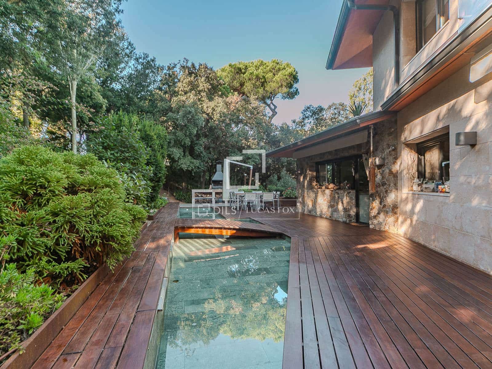 Chalet de 7 habitaciones en Barcelona ciudad en venta con piscina garaje - 4.600.000 € (Ref: 9298786)