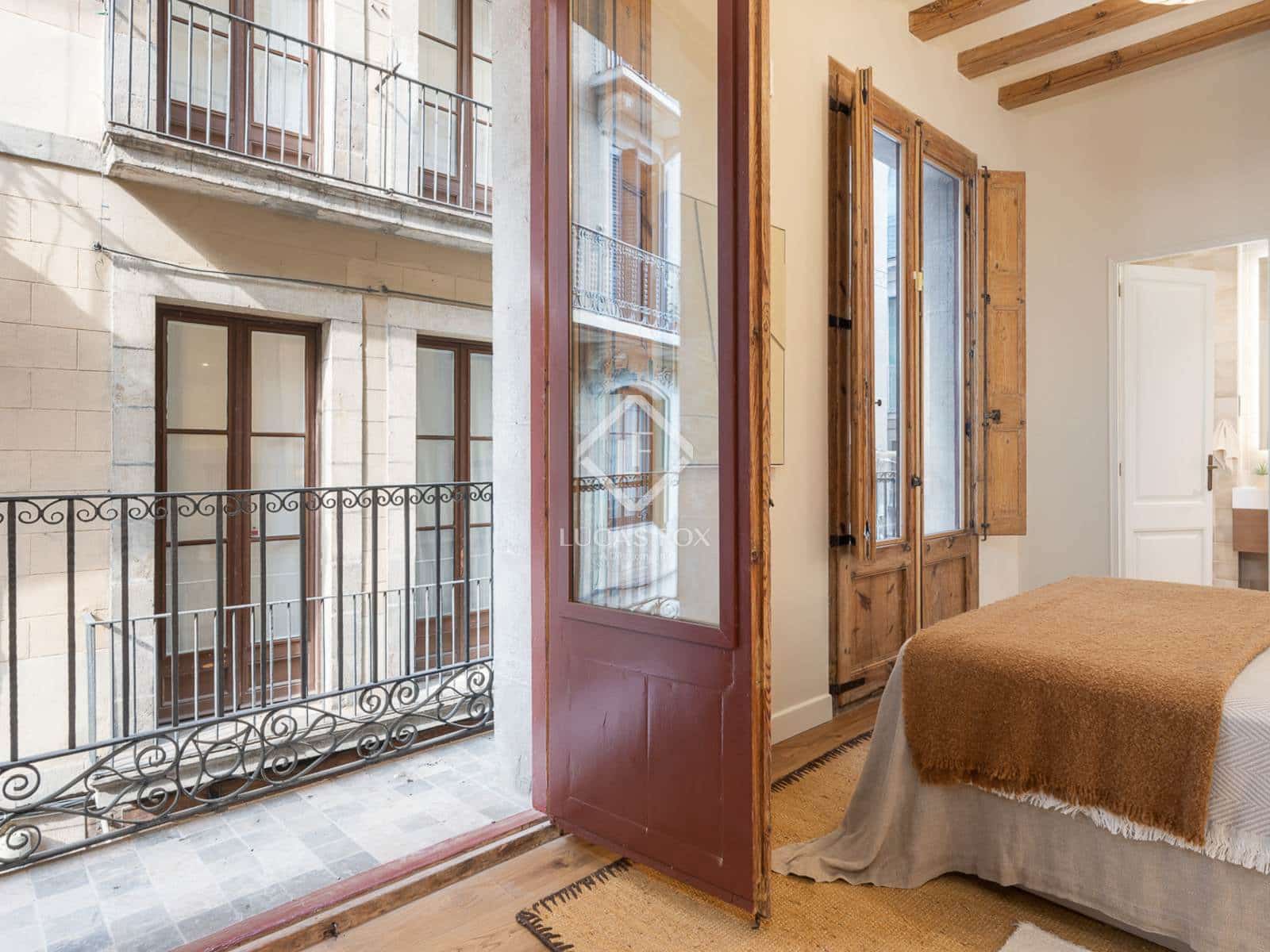 3 soveværelse Lejlighed til leje i Barcelona by - € 5.200 (Ref: 9298969)