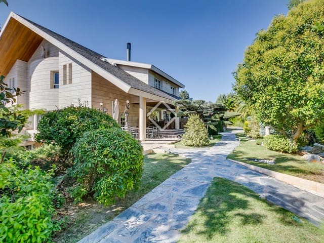 11 soveværelse Finca/Landehus til salg i Madrid by med swimmingpool - € 4.500.000 (Ref: 9298970)