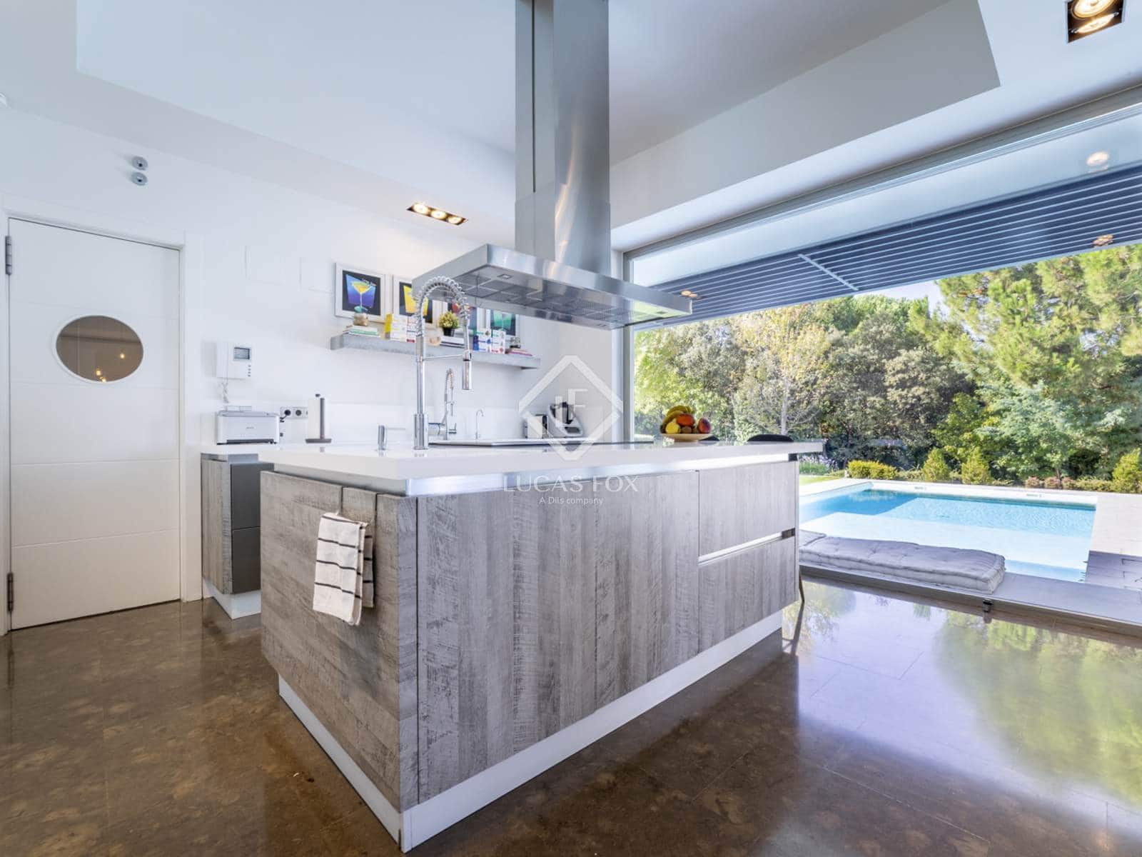 6 bedroom Villa for sale in Boadilla del Monte with pool garage - € 2,980,000 (Ref: 9302810)