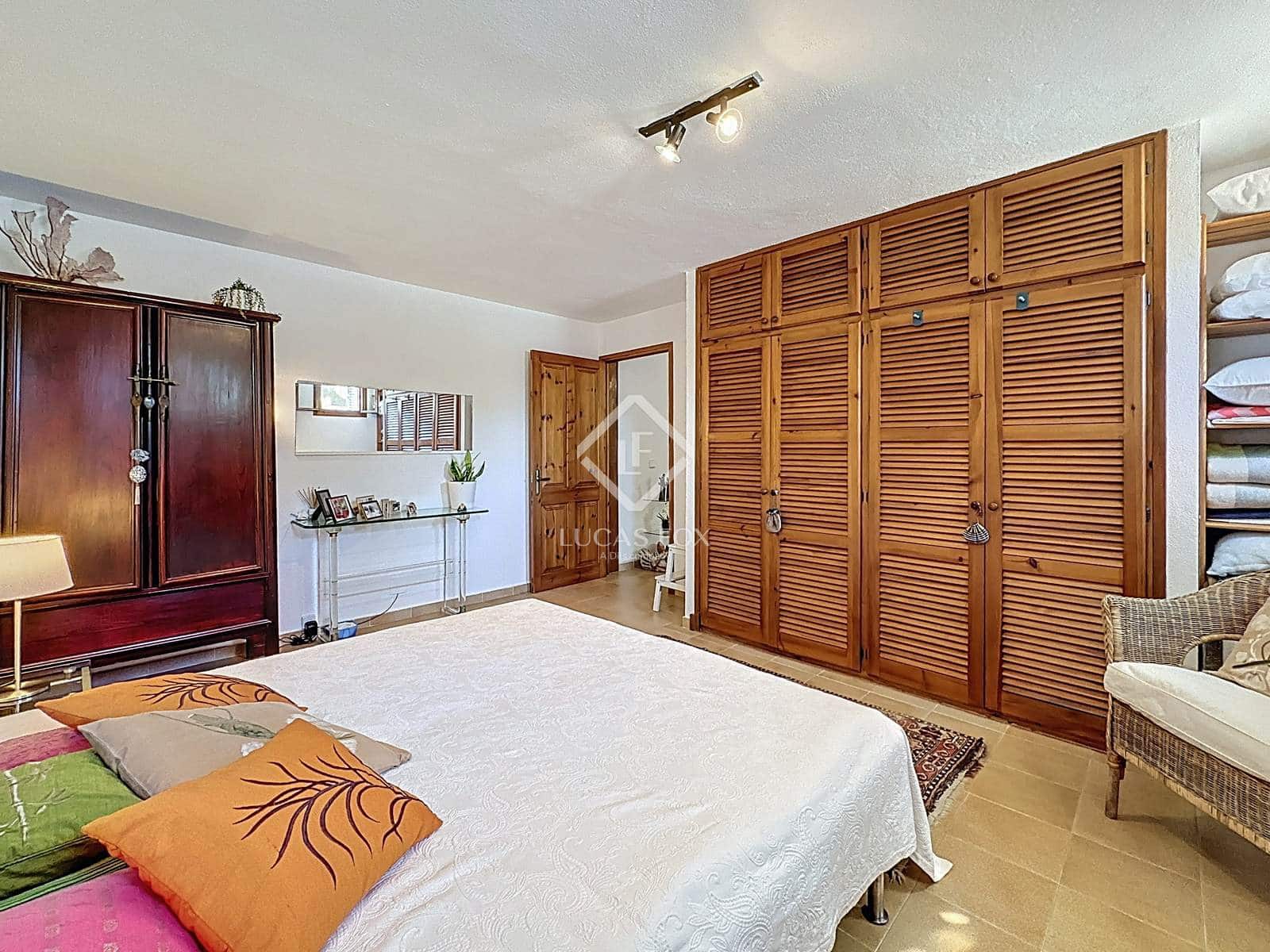 4 slaapkamer Villa te koop in San Luis / Sant Lluis met zwembad garage - € 1.510.000 (Ref: 9306410)