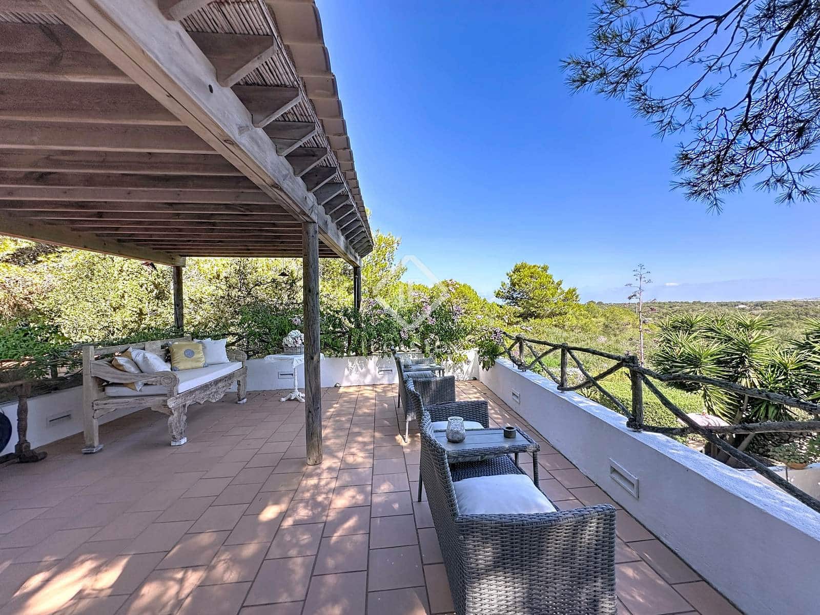 4 slaapkamer Villa te koop in San Luis / Sant Lluis met zwembad garage - € 1.510.000 (Ref: 9306410)