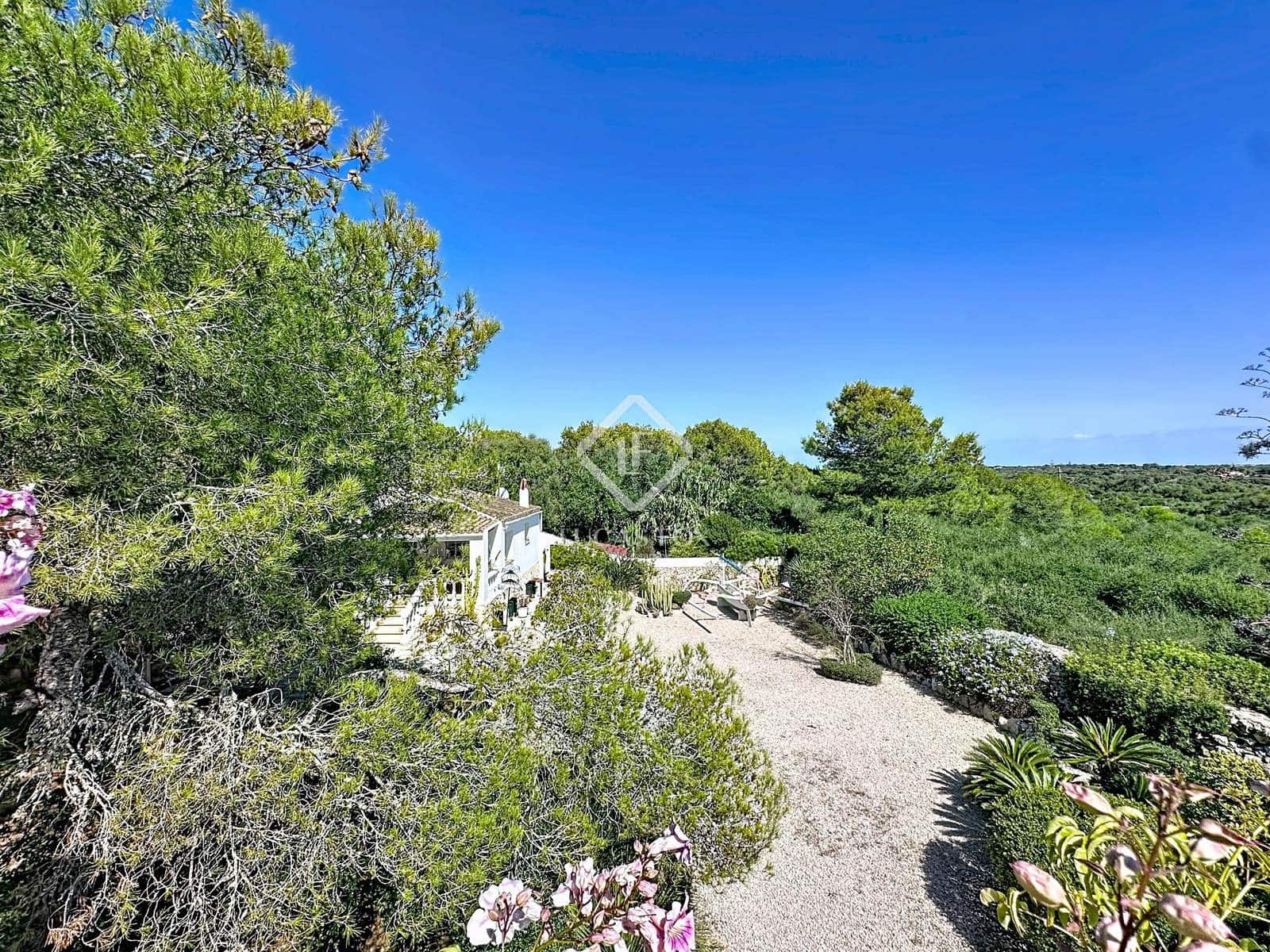 4 slaapkamer Villa te koop in San Luis / Sant Lluis met zwembad garage - € 1.510.000 (Ref: 9306410)