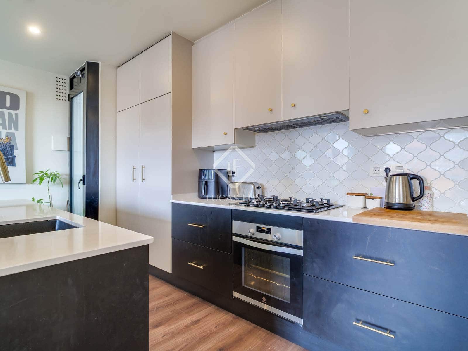 4 soverom Leilighet til leie i Barcelona by - € 4 400 (Ref: 9306756)