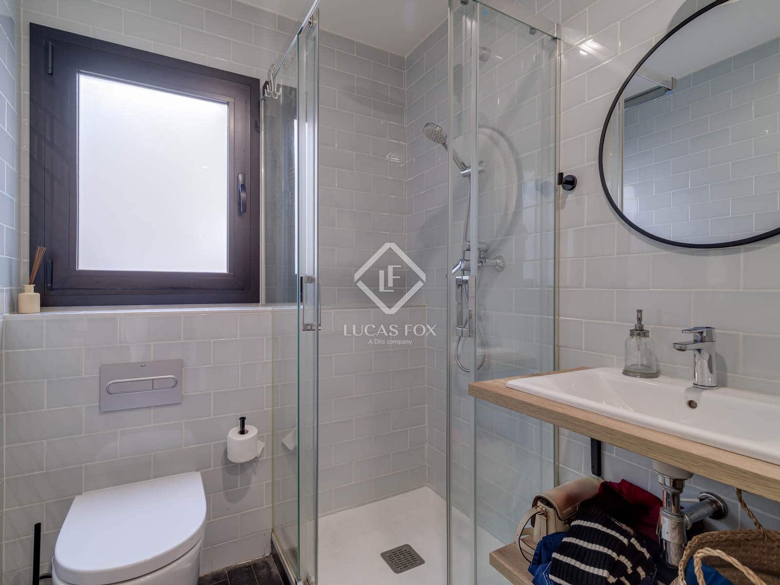 4 soverom Leilighet til leie i Barcelona by - € 4 400 (Ref: 9306756)