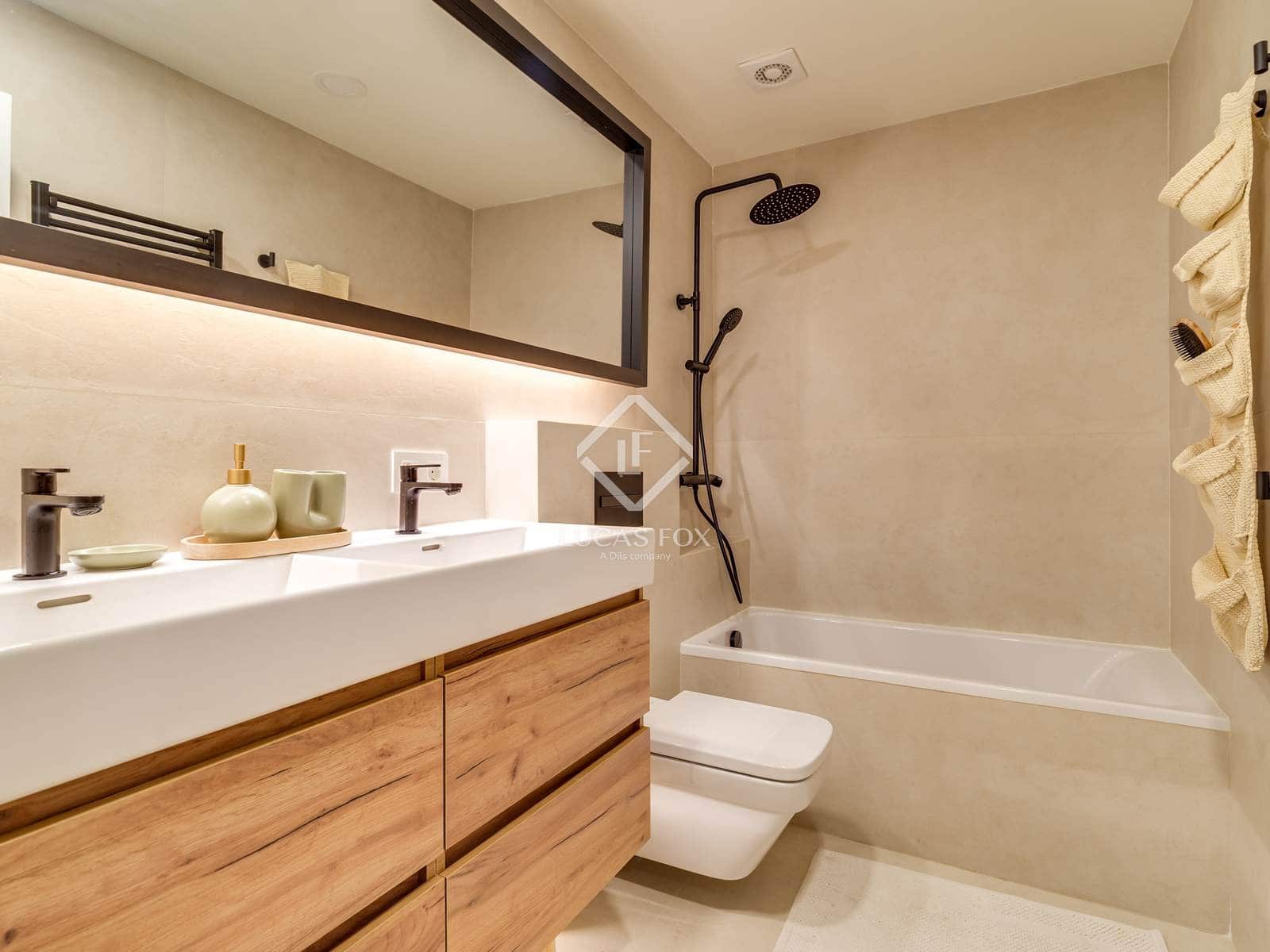 4 soverom Leilighet til leie i Barcelona by - € 4 400 (Ref: 9306756)