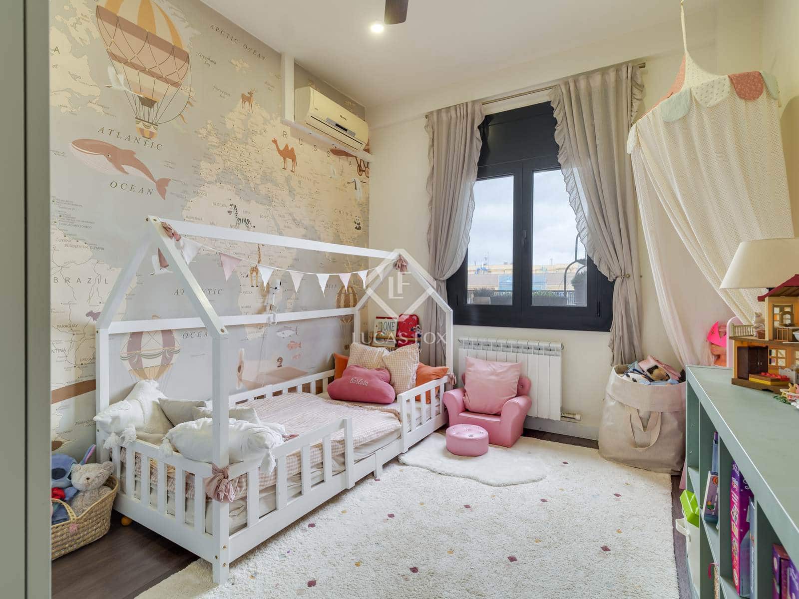 4 soverom Leilighet til leie i Barcelona by - € 4 400 (Ref: 9306756)