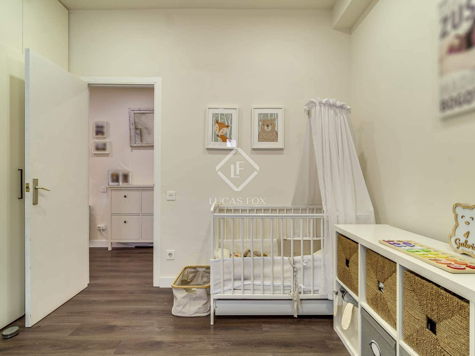 4 soverom Leilighet til leie i Barcelona by - € 4 400 (Ref: 9306756)