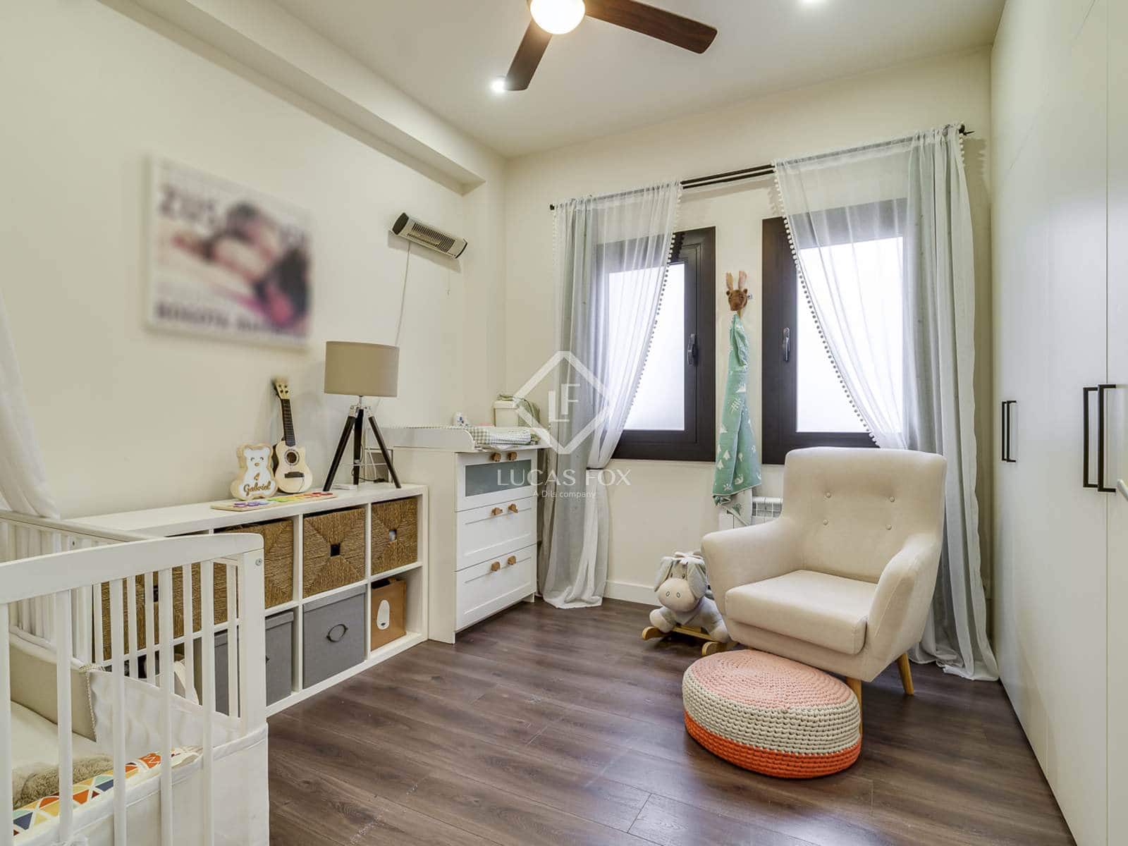 4 soverom Leilighet til leie i Barcelona by - € 4 400 (Ref: 9306756)