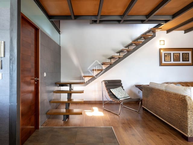 3 bedroom Villa for sale in Leiro with pool garage - € 285,000 (Ref: 9306757)