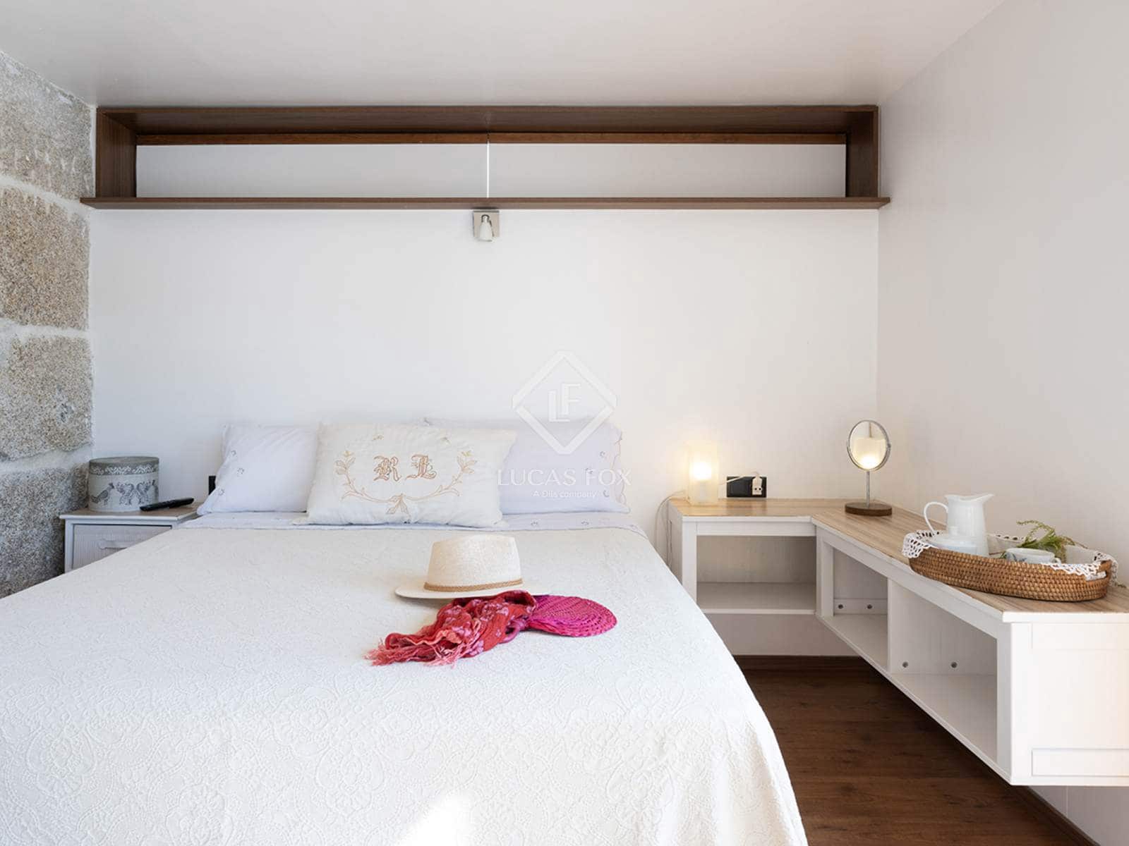 3 sypialnia Willa na sprzedaż w Leiro z basenem garażem - 285 000 € (Ref: 9306757)