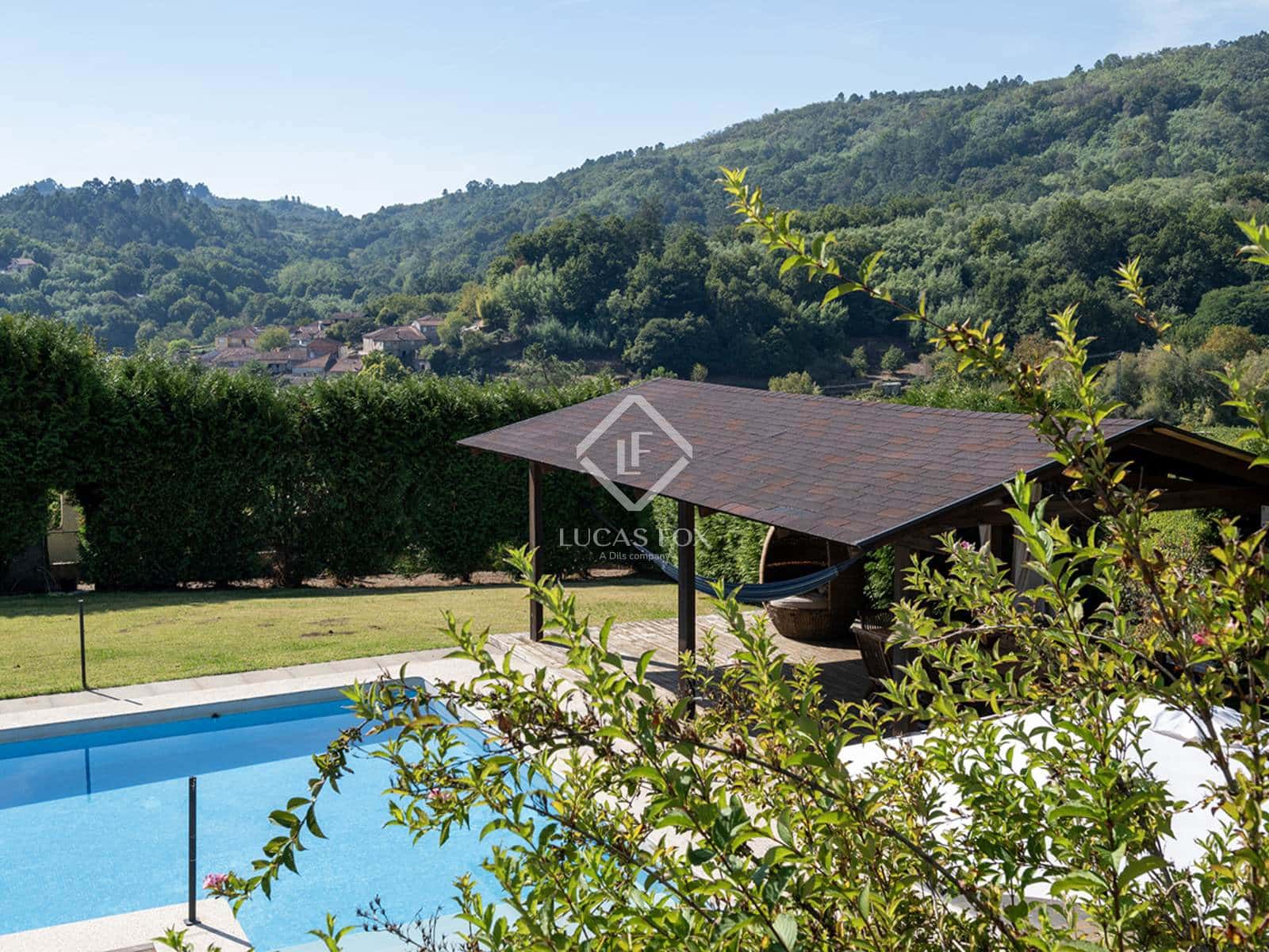 3 sypialnia Willa na sprzedaż w Leiro z basenem garażem - 285 000 € (Ref: 9306757)