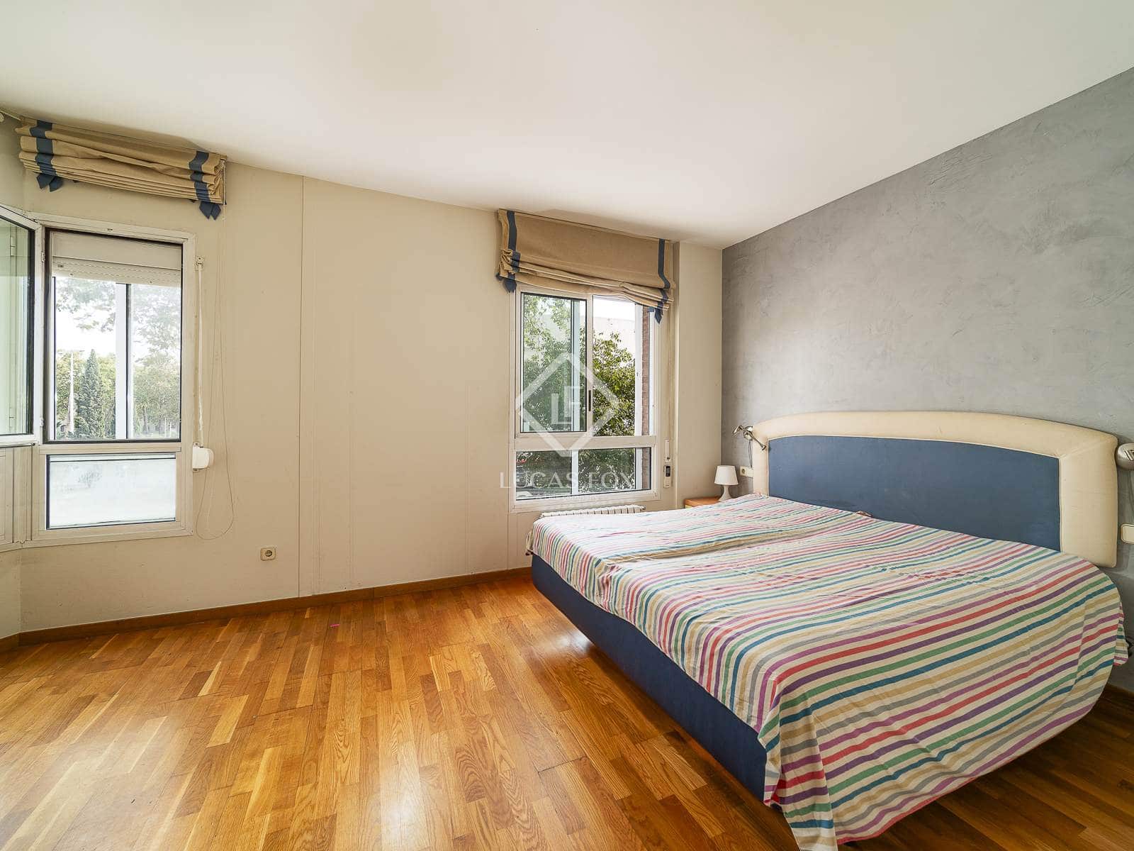 2 makuuhuone Huoneisto myytävänä paikassa Barcelona kaupunki mukana 
autotalli - 570 000 € (Ref: 9306966)