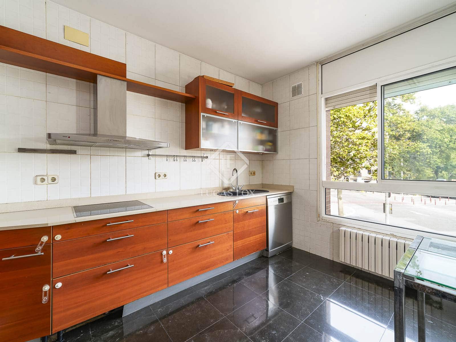 2 makuuhuone Huoneisto myytävänä paikassa Barcelona kaupunki mukana 
autotalli - 570 000 € (Ref: 9306966)