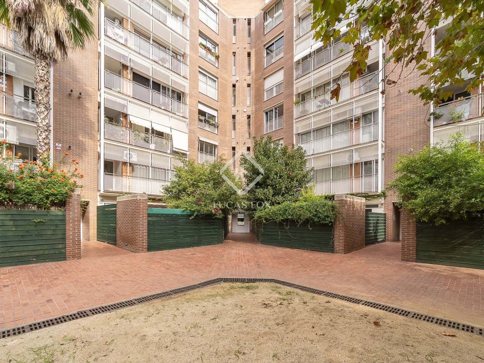 2 makuuhuone Huoneisto myytävänä paikassa Barcelona kaupunki mukana 
autotalli - 570 000 € (Ref: 9306966)