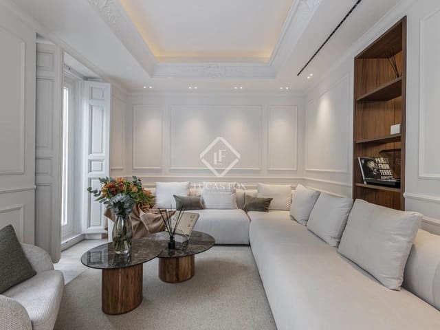 3 slaapkamer Appartement te koop in Almagro, Madrid stad - € 1.650.000 (Ref: 9309021)