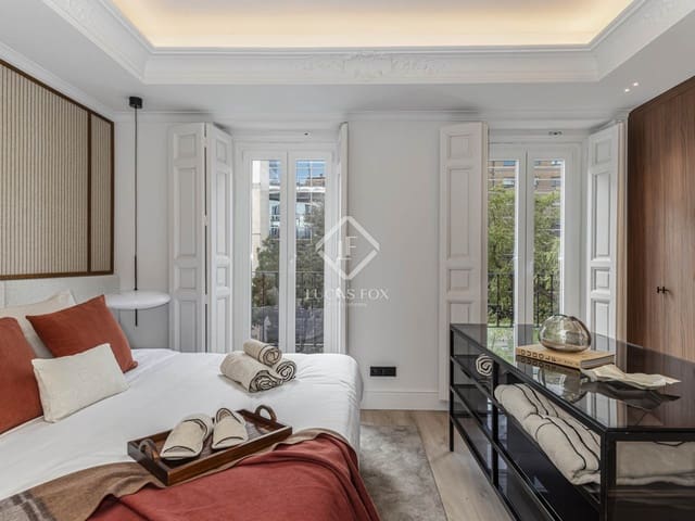 3 slaapkamer Appartement te koop in Almagro, Madrid stad - € 1.650.000 (Ref: 9309021)