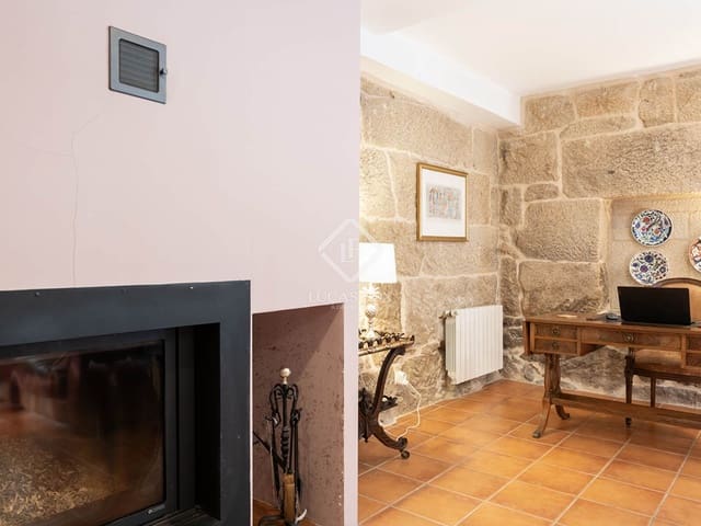 5 bedroom Villa for sale in Cerdedo-Cotobade with garage - € 435,000 (Ref: 9309163)