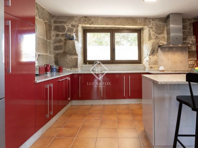 5 bedroom Villa for sale in Cerdedo-Cotobade with garage - € 435,000 (Ref: 9309163)