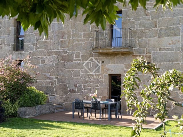 5 bedroom Villa for sale in Cerdedo-Cotobade with garage - € 435,000 (Ref: 9309163)