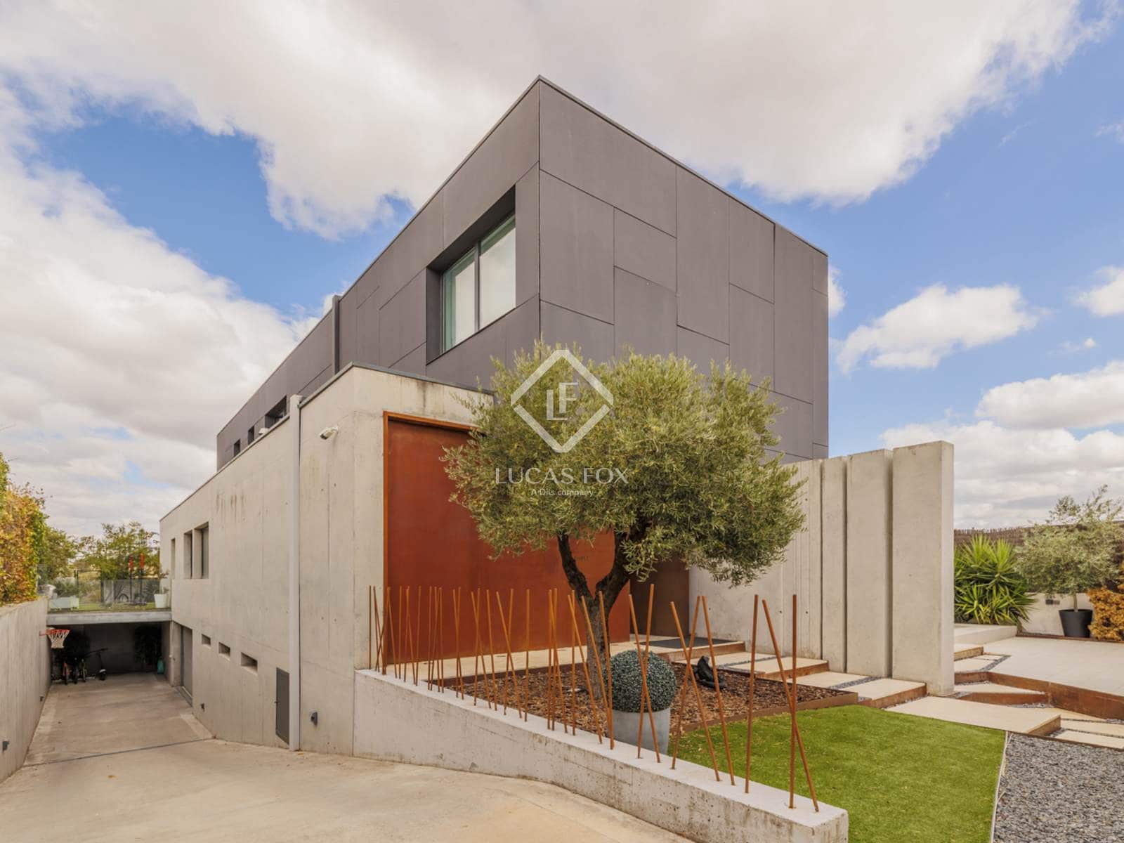 6 makuuhuone Huvila myytävänä paikassa Boadilla del Monte mukana uima-altaan 
autotalli - 2 395 000 € (Ref: 9311920)