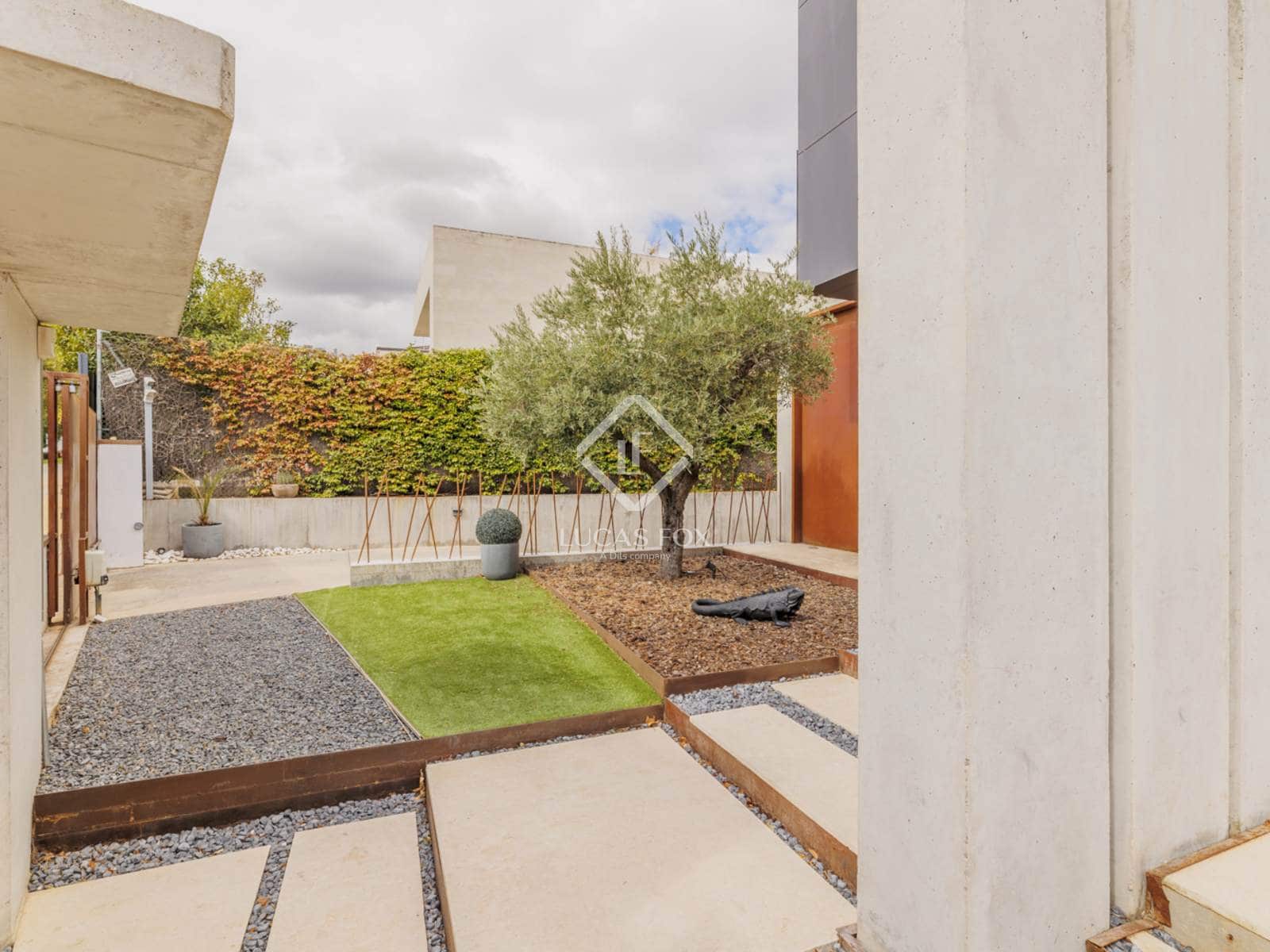 6 makuuhuone Huvila myytävänä paikassa Boadilla del Monte mukana uima-altaan 
autotalli - 2 395 000 € (Ref: 9311920)