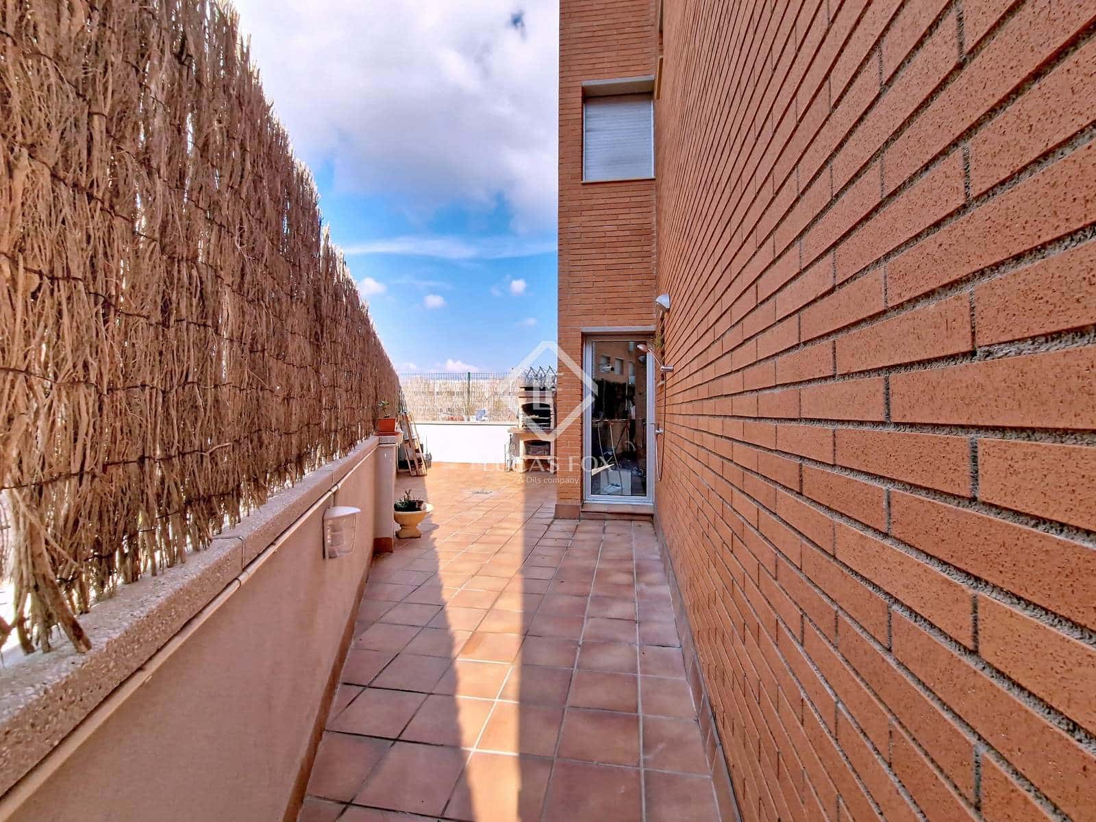 4 makuuhuone Huoneisto myytävänä paikassa Cubelles mukana uima-altaan 
autotalli - 455 000 € (Ref: 9312108)