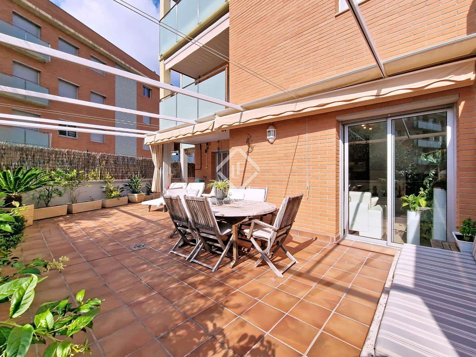 4 makuuhuone Huoneisto myytävänä paikassa Cubelles mukana uima-altaan 
autotalli - 455 000 € (Ref: 9312108)