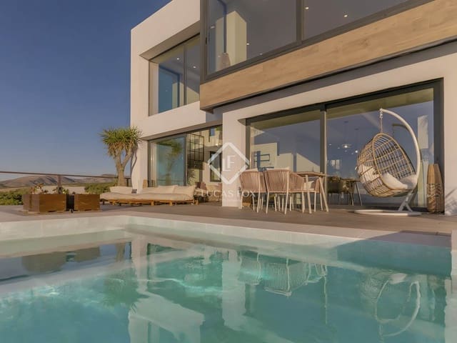 1 soverom Villa til salgs i La Zubia med svømmebasseng garasje - € 595 000 (Ref: 9313877)