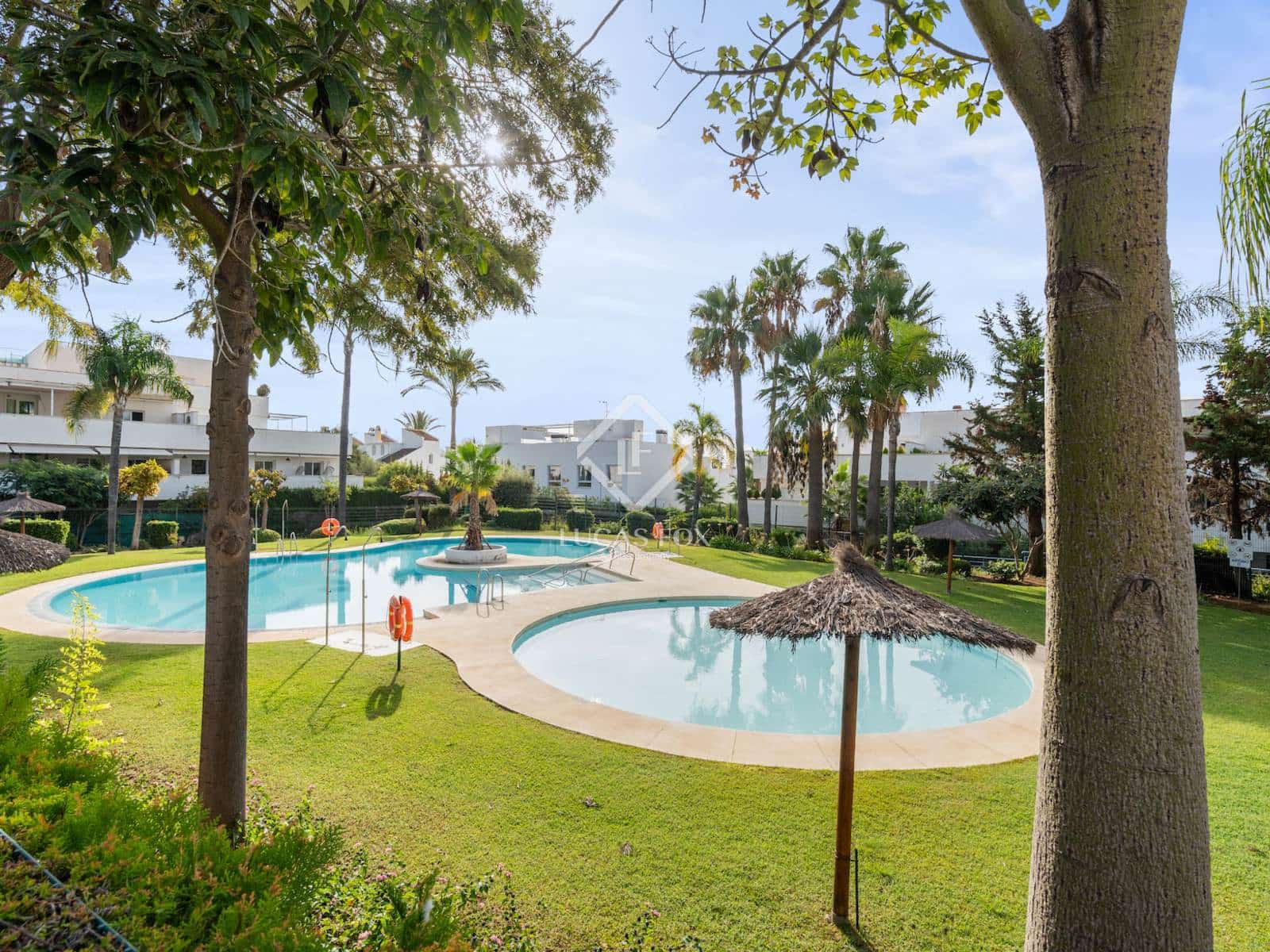 2 slaapkamer Appartement te koop in Marbella met zwembad garage - € 449.000 (Ref: 9315219)