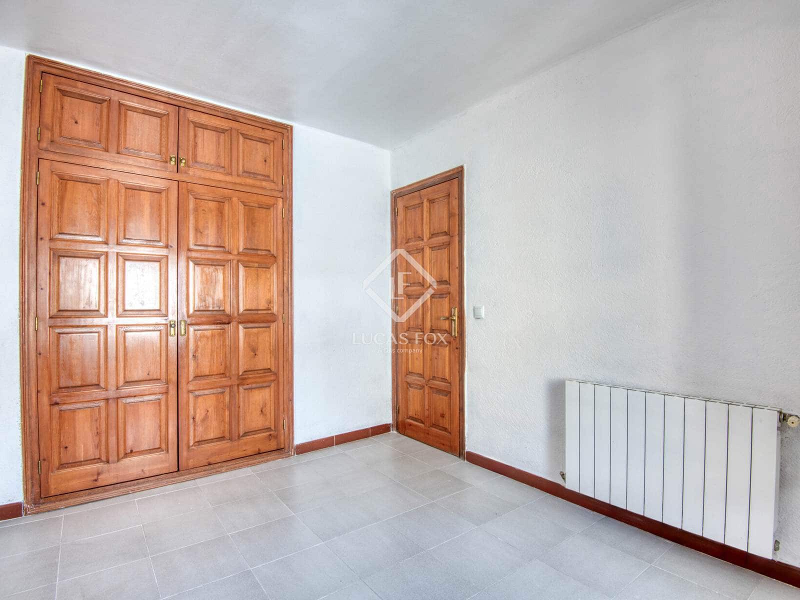 3 makuuhuone Huvila myytävänä paikassa Calonge i Sant Antoni mukana 
autotalli - 372 000 € (Ref: 9315222)