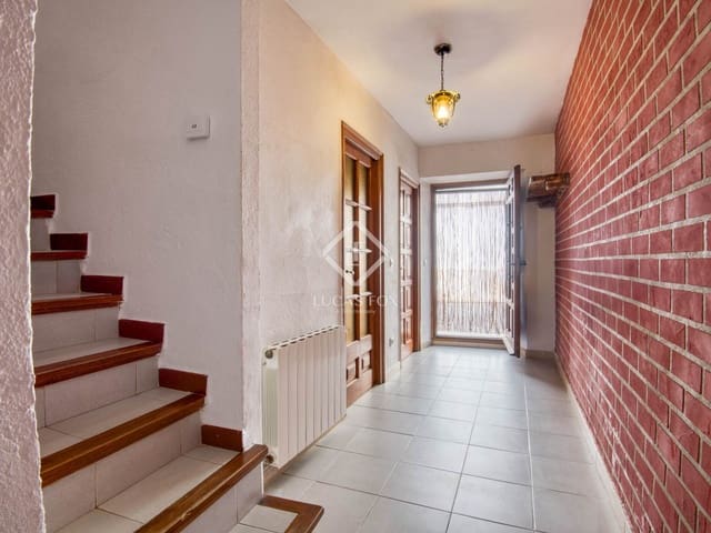 3 makuuhuone Huvila myytävänä paikassa Calonge i Sant Antoni mukana 
autotalli - 372 000 € (Ref: 9315222)