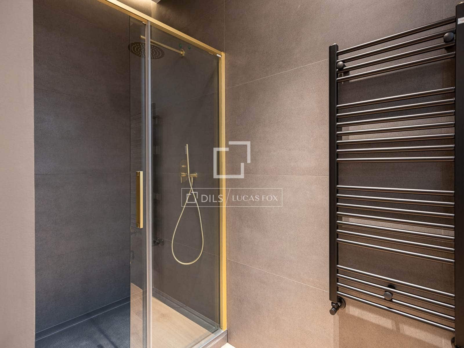 4 soveværelse Lejlighed til salg i Barcelona by - € 1.985.000 (Ref: 9318097)